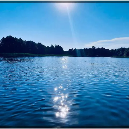 ロッジ Borowe Chatki Nad Lubiszewem Lipusz