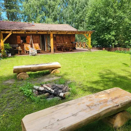 Borowe Chatki Nad Lubiszewem ロッジ *